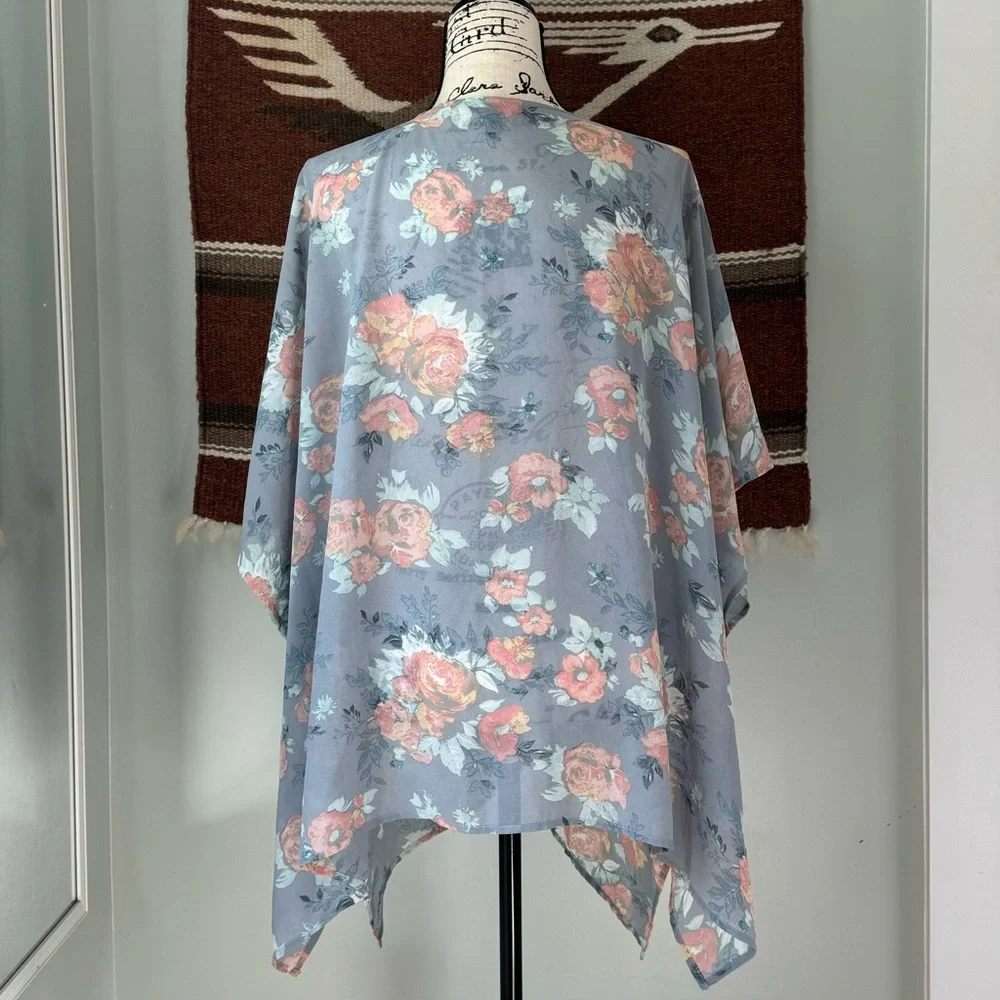 Torrid Floral Open Front Kimono Cardigan - Picture 4 of 7